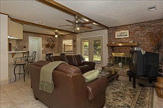 5th image of 616 Julia Dr