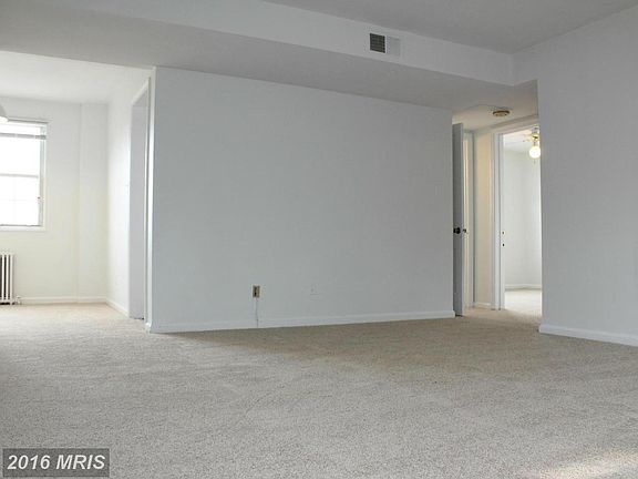 4th image of 1427 N Nash St #N303