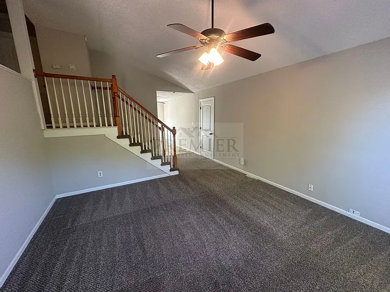 8428 Lane Pl — Photo 3