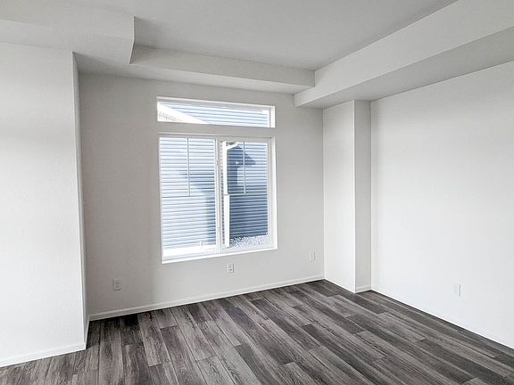 3rd image of 4235 Satinwood Dr
