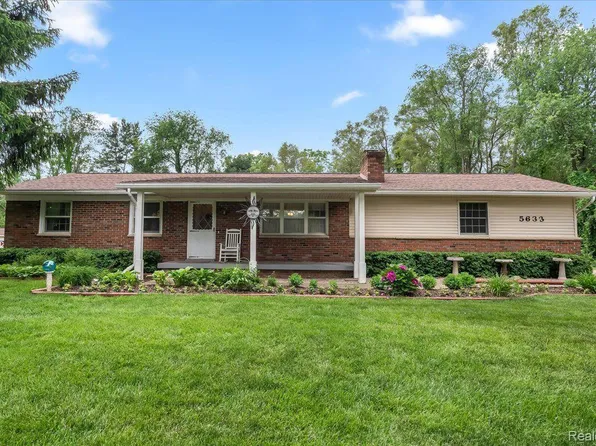 5633 Crandall Rd, Howell, MI 48855