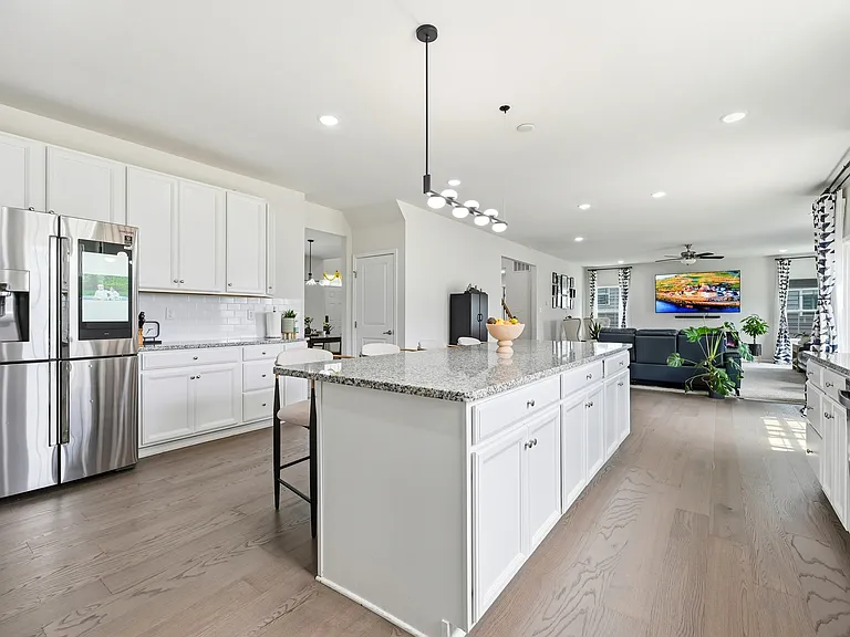 1129 Isabella Ct — Photo 18