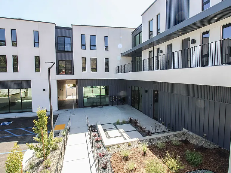 Newly Built Luxury Apartments in San Luis Obispo "Little Italy" — Photo 50