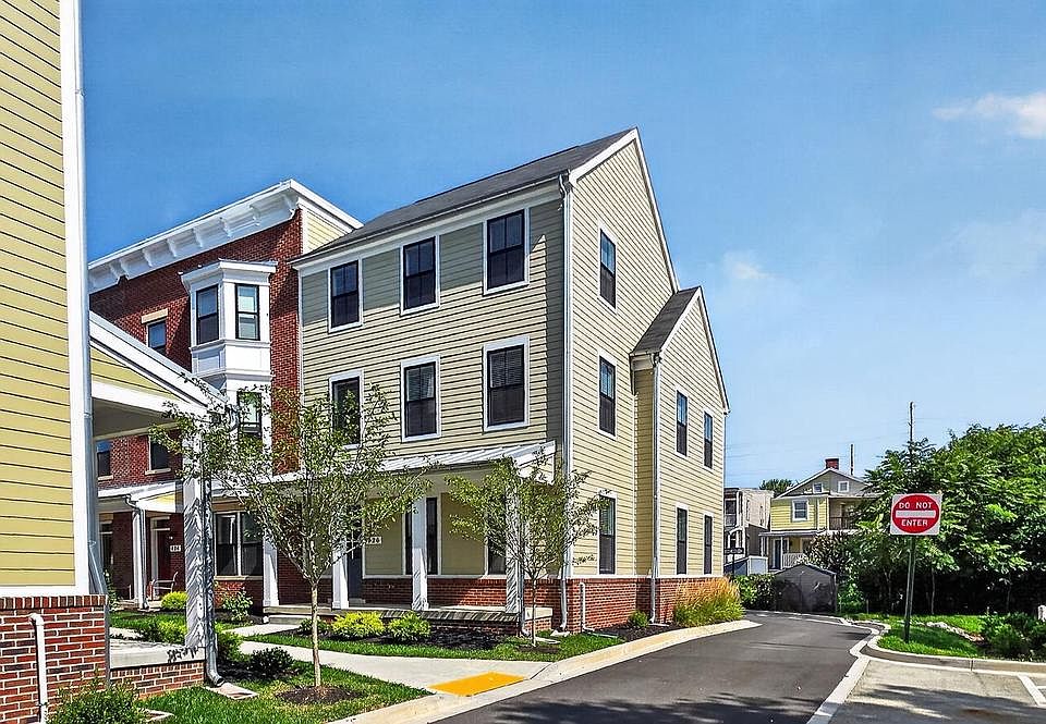 1st image of 426 Chapel Aly #8