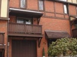 405 Trailside Dr, Sewickley, PA 15143