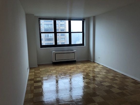 3rd image of 200 E 72nd St APT 12l