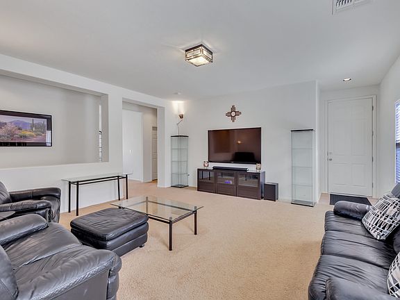 4th image of 40164 W Bonneau St