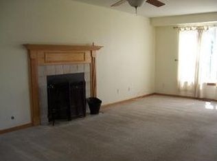 1610 John St, Yorkville, IL 60560