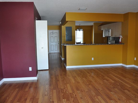 5th image of 543 E Coast Ave
