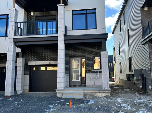 70 Arinto Pl, Ottawa, ON K2S 2R8