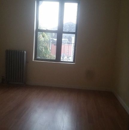 5th image of 330 E 22nd St APT 3A