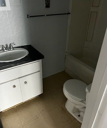 4th image of 1903 E Main St #2