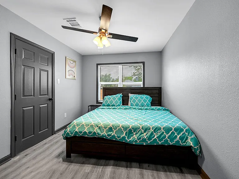 4406 Edison St — Photo 11