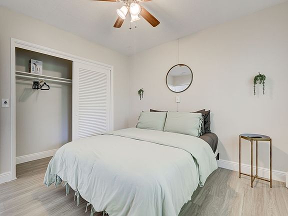 5th image of 3212 SE 7th St #18079782