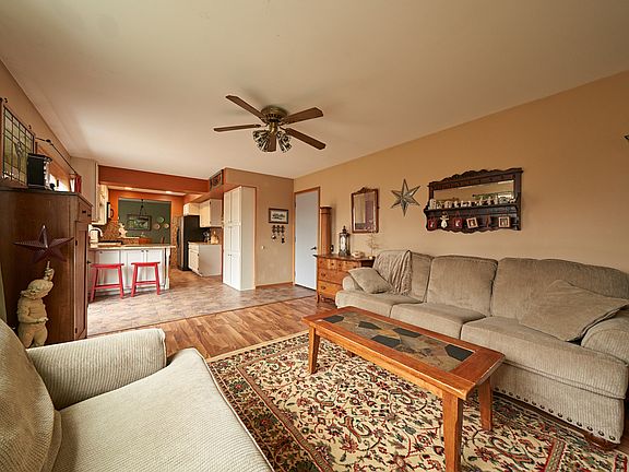 2nd image of 1890 Mission Hills Dr