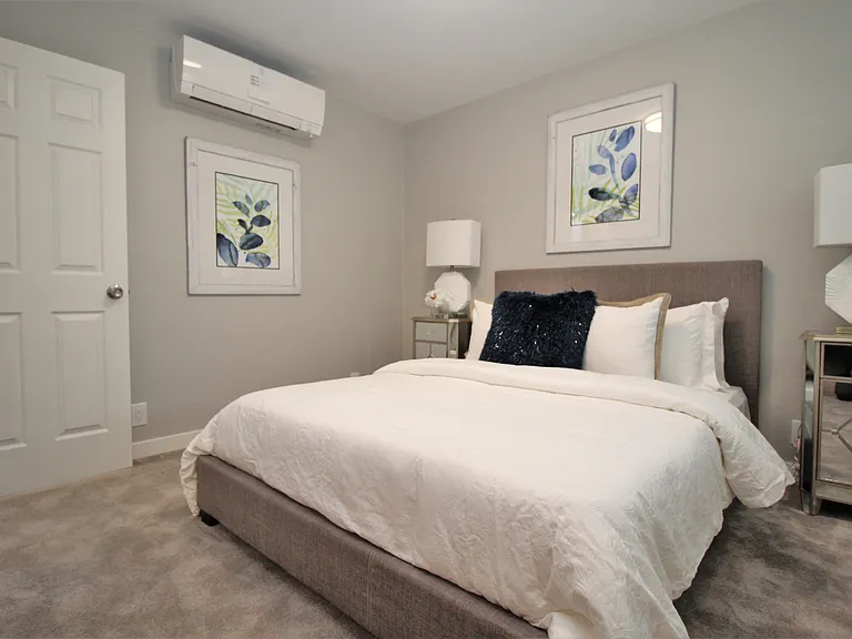 Redwood Creek Apartments — Photo 9