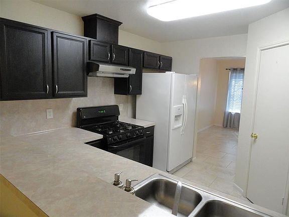 5th image of 11003 Linden Gate Dr