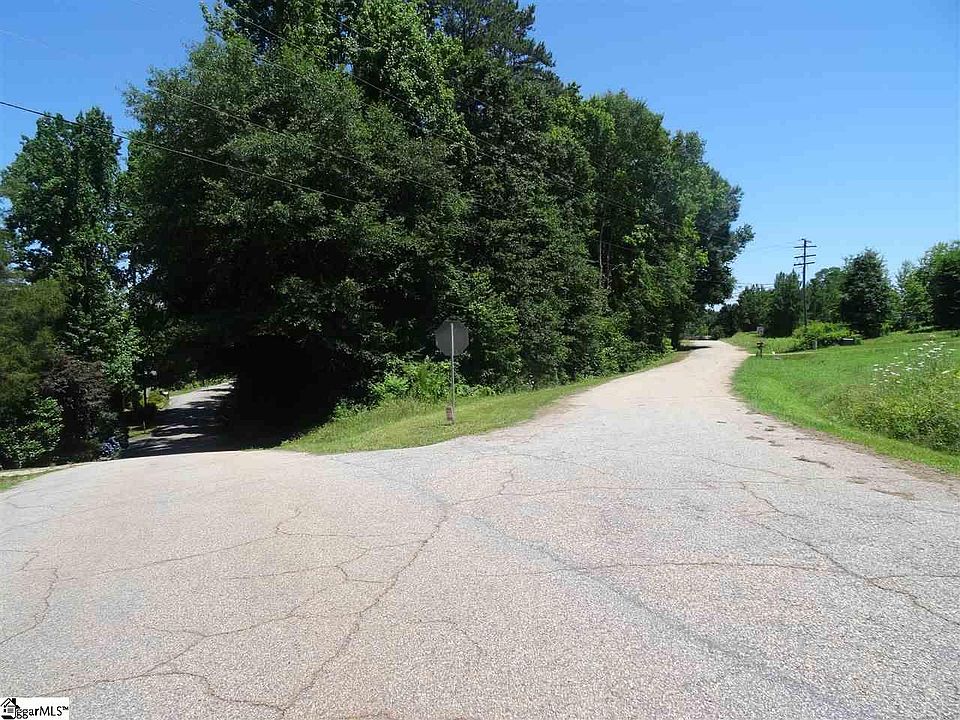 2nd image of 103 Dogwood Farms Ct