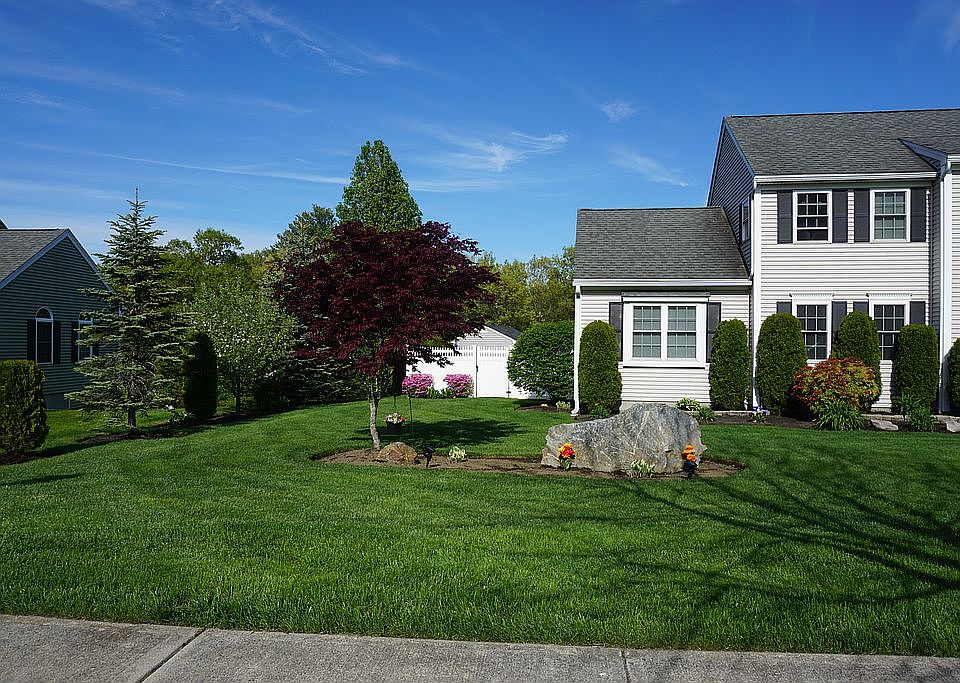 2nd image of 221 Tibbett Cir