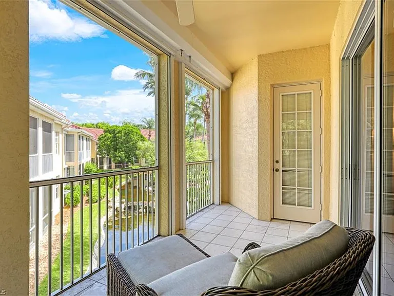 600 L Ambiance Cir #6 — Photo 13