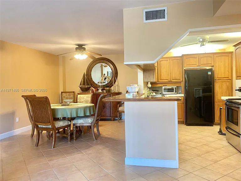 177 Ocean Lane Dr #204 — Photo 4