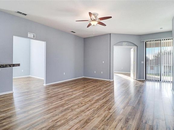 3rd image of 8227 Woodvine Cir