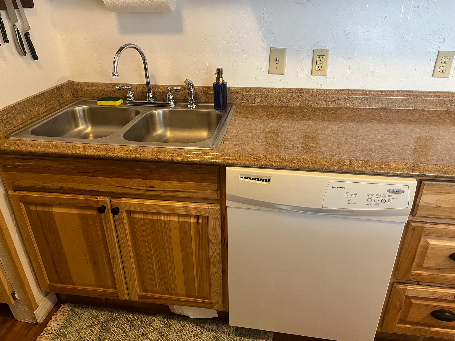 2 bed, 990 sqft, $1,500 — Photo 3