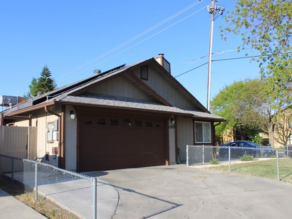 1st image of 1399 Eaglerock Pl