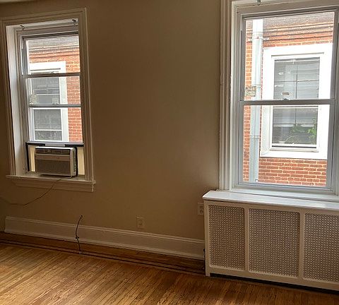 4th image of 2035 Walnut St #3R