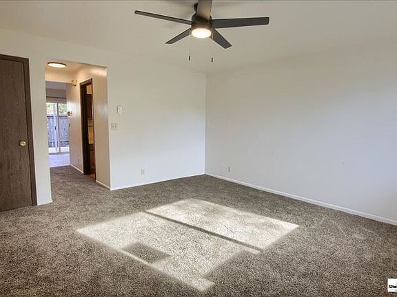 5th image of 870 N Jackson Ave #8
