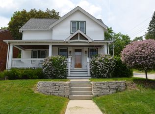1412 Pleasantview Ave, Waukesha, WI 53188