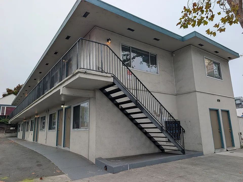 1213 San Pablo Ave #102