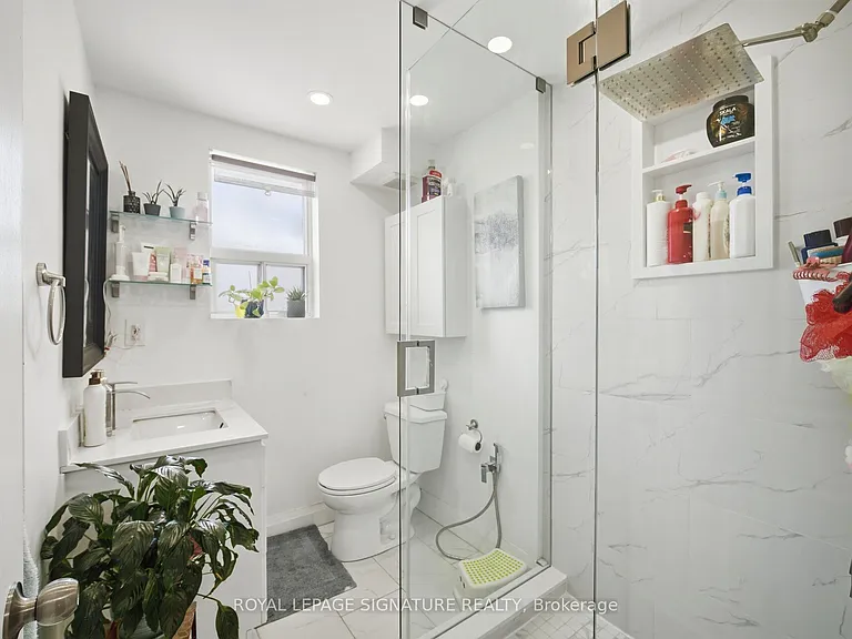 2000 Dufferin St #1 — Photo 28