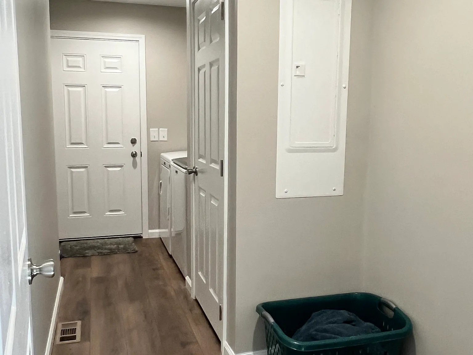 3 bed, 1600 sqft, $2,200 — Photo 3