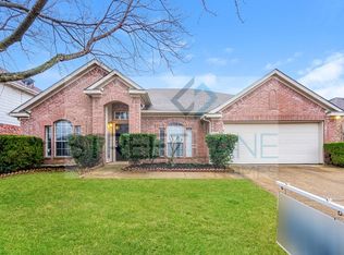 1700 Falcon Dr, Corinth, TX 76210