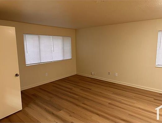 5th image of 2507 Princeton Ln