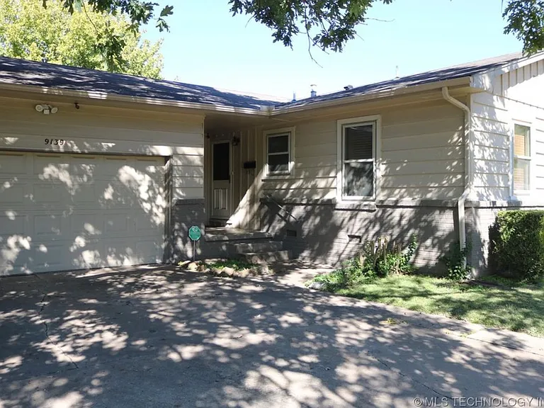 9139 E Marshall Pl — Photo 2