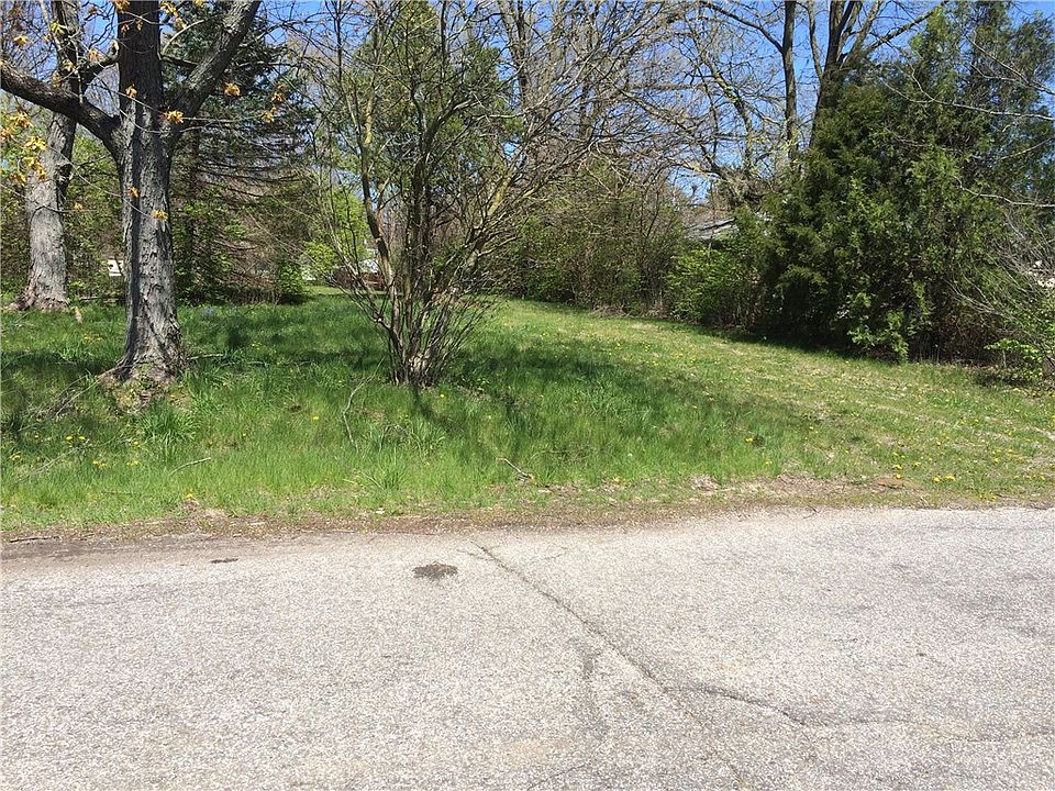 2nd image of 2216 Ruth Dr