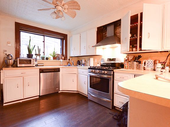 4th image of 450 6th St #1