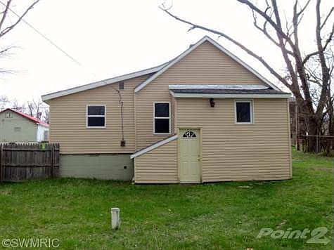 2nd image of 3120 Woodlawn St
