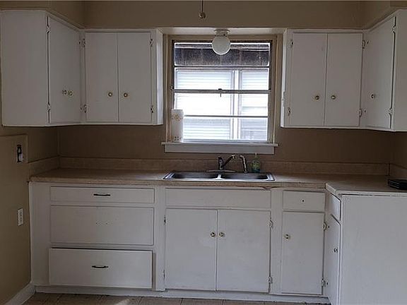 3rd image of 4521 Carroll Ln #1