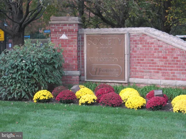 23 Versailles Ct, Hamilton, NJ 08619