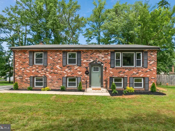 902 E Tantallon Dr, Fort Washington, MD 20744