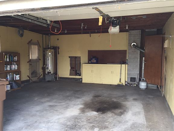 3rd image of 1113 N Skyline Dr