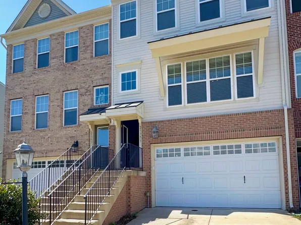 25351 Wakestone Park Ter, Chantilly, VA 20152