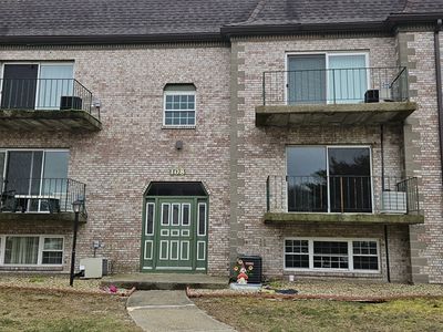 108 Oak Ln APT 8, Brockton, MA, 02301