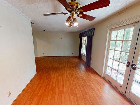 3rd image of 3311 Candlewood Dr