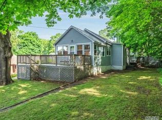 187 Magua St, Ronkonkoma, NY 11779