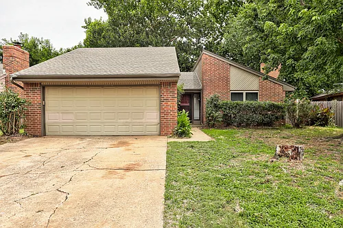 605 Springwood St Photo 1