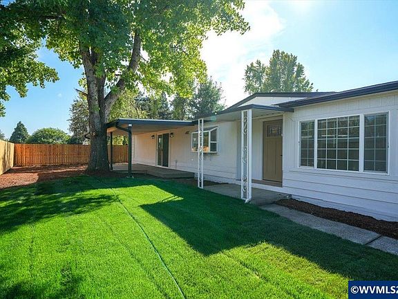4th image of 4706 Deepwood Loop NE